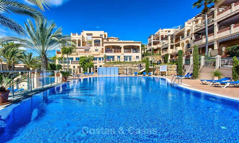 Verrukkelijk penthouse appartement te koop in een luxe complex, eerstelijn golf met zeezicht - Marbella - Estepona 8870