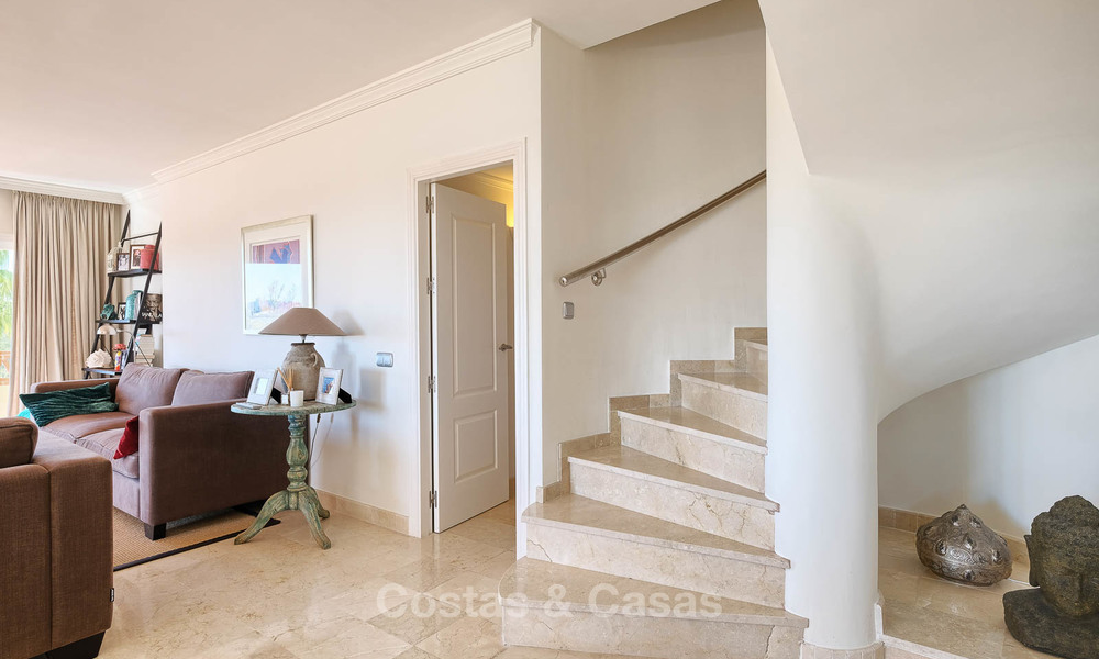 Verrukkelijk penthouse appartement te koop in een luxe complex, eerstelijn golf met zeezicht - Marbella - Estepona 8877