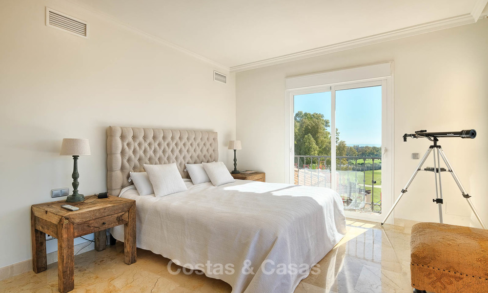Verrukkelijk penthouse appartement te koop in een luxe complex, eerstelijn golf met zeezicht - Marbella - Estepona 8899