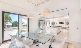 Oogstrelende luxe moderne designer villa met zeezicht te koop in de exclusieve wijk Sierra Blanca - Golden Mile, Marbella 8919 