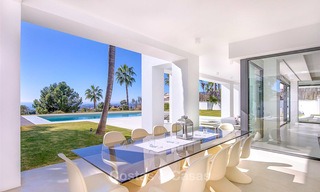 Oogstrelende luxe moderne designer villa met zeezicht te koop in de exclusieve wijk Sierra Blanca - Golden Mile, Marbella 8920 