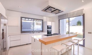 Oogstrelende luxe moderne designer villa met zeezicht te koop in de exclusieve wijk Sierra Blanca - Golden Mile, Marbella 8922 