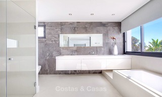 Oogstrelende luxe moderne designer villa met zeezicht te koop in de exclusieve wijk Sierra Blanca - Golden Mile, Marbella 8932 