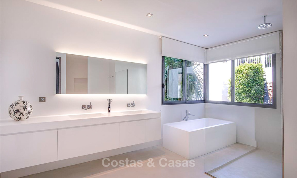 Oogstrelende luxe moderne designer villa met zeezicht te koop in de exclusieve wijk Sierra Blanca - Golden Mile, Marbella 8939