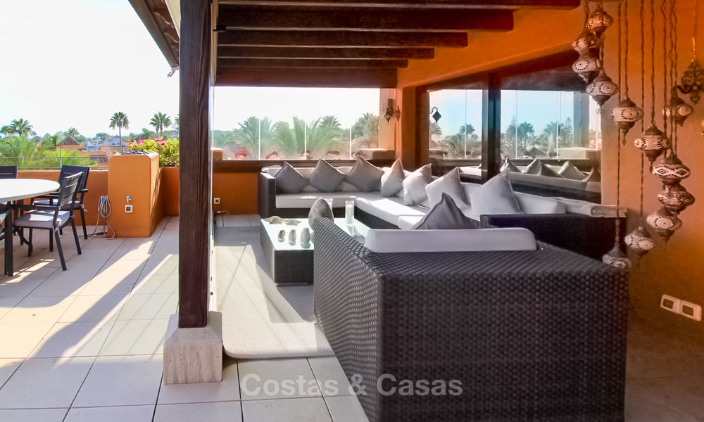 Spectaculaire penthouse met prive zwembad in een luxe complex te koop, eerstelijn strand - New Golden Mile, Marbella - Estepona 9085