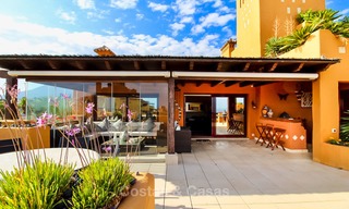 Spectaculaire penthouse met prive zwembad in een luxe complex te koop, eerstelijn strand - New Golden Mile, Marbella - Estepona 9117 