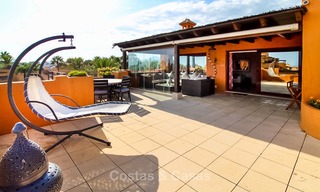 Spectaculaire penthouse met prive zwembad in een luxe complex te koop, eerstelijn strand - New Golden Mile, Marbella - Estepona 9121 