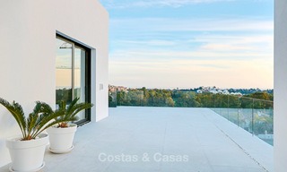 Dringende verkoop! Oogstrelende moderne luxe villa met golf- en zeezicht te koop, instapklaar - Benahavis, Marbella 9317 