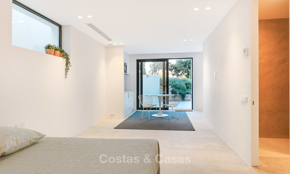 Dringende verkoop! Oogstrelende moderne luxe villa met golf- en zeezicht te koop, instapklaar - Benahavis, Marbella 9324