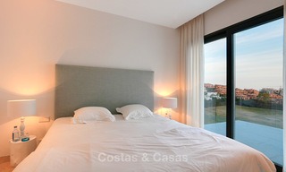 Dringende verkoop! Oogstrelende moderne luxe villa met golf- en zeezicht te koop, instapklaar - Benahavis, Marbella 9328 
