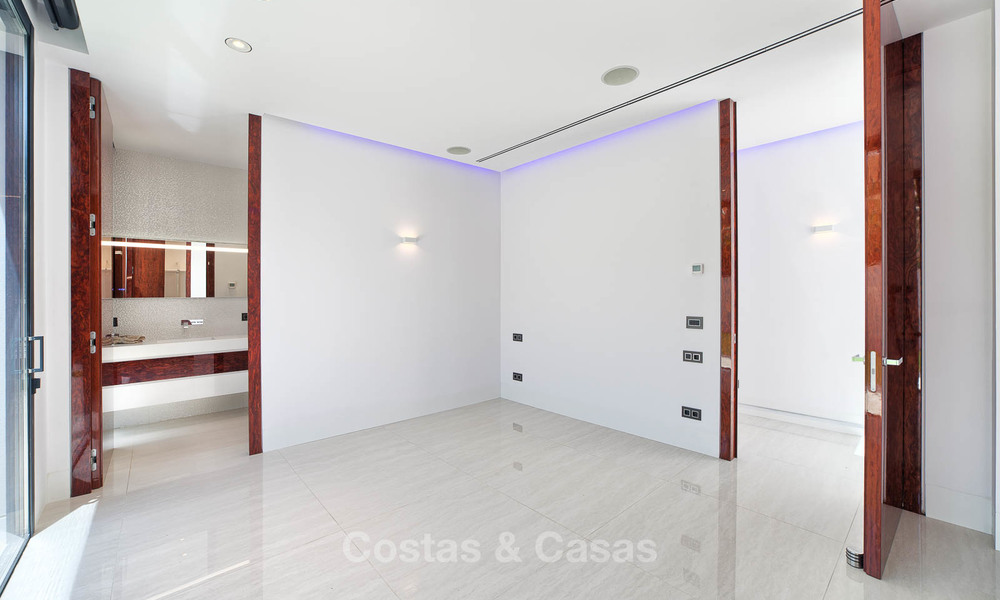 Unieke, moderne luxe villa in de Golf Vallei van Nueva Andalucía, Marbella 9265