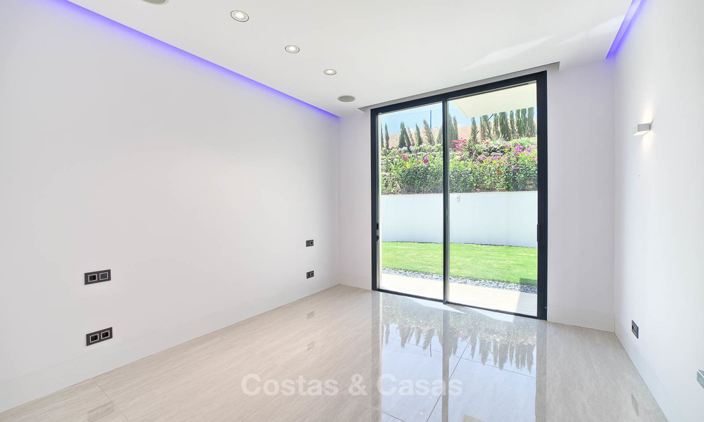 Unieke, moderne luxe villa in de Golf Vallei van Nueva Andalucía, Marbella 9266