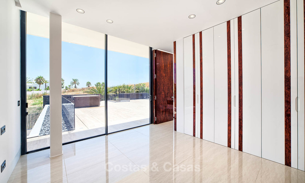 Unieke, moderne luxe villa in de Golf Vallei van Nueva Andalucía, Marbella 9270