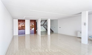 Unieke, moderne luxe villa in de Golf Vallei van Nueva Andalucía, Marbella 9276 
