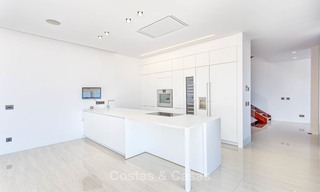 Unieke, moderne luxe villa in de Golf Vallei van Nueva Andalucía, Marbella 9289 