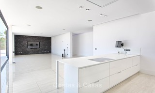 Unieke, moderne luxe villa in de Golf Vallei van Nueva Andalucía, Marbella 9290 