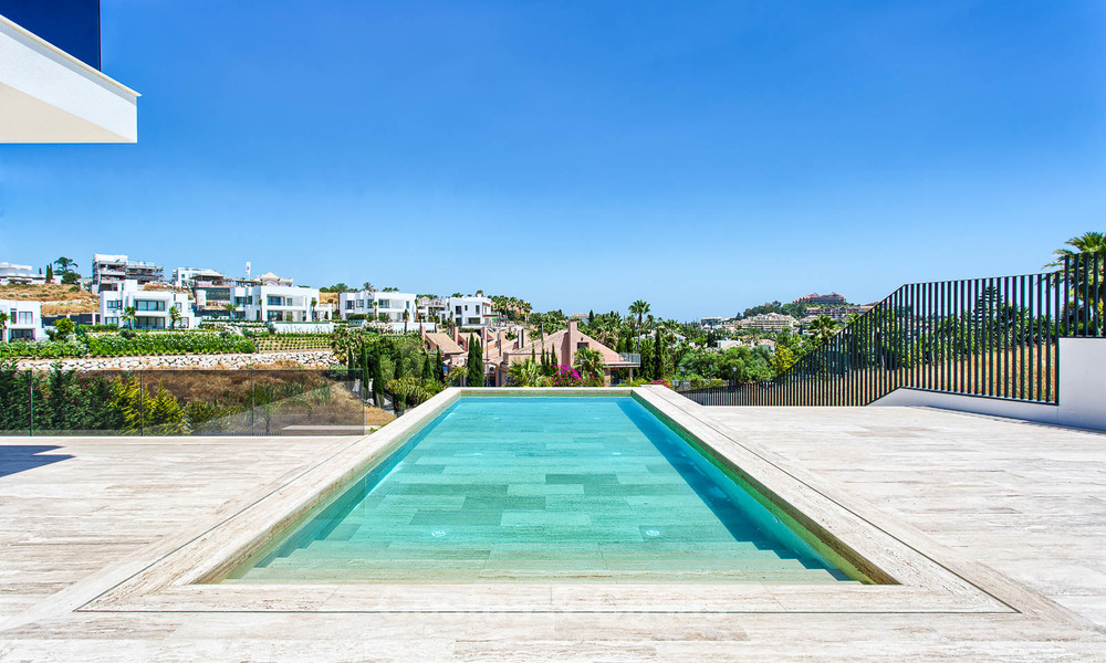 Unieke, moderne luxe villa in de Golf Vallei van Nueva Andalucía, Marbella 9293