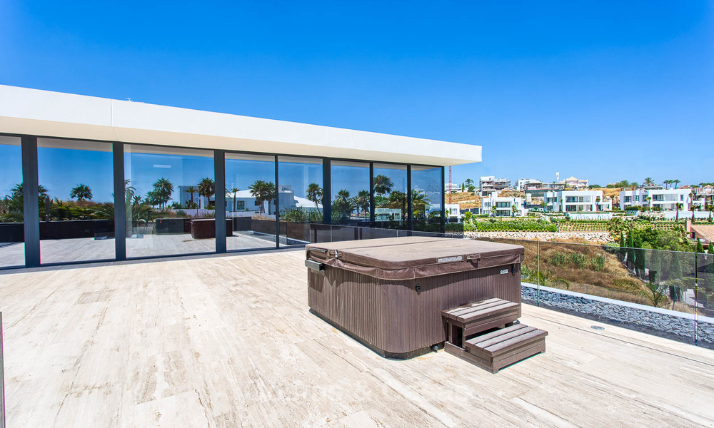 Unieke, moderne luxe villa in de Golf Vallei van Nueva Andalucía, Marbella 9305