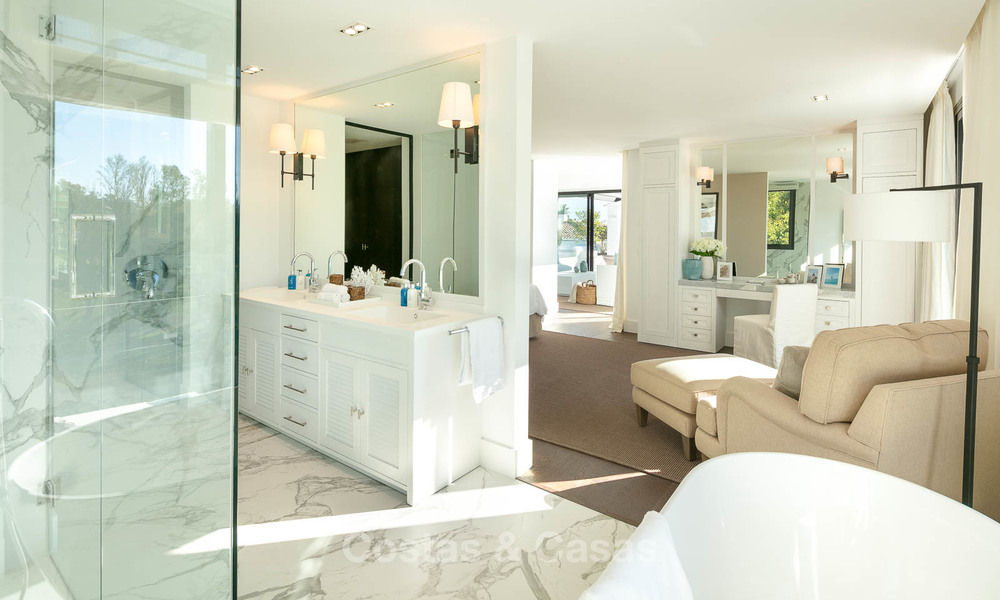Prestigieuze gerenoveerde luxe villa te koop, eerstelijn golf, Nueva Andalucía, Marbella 9440