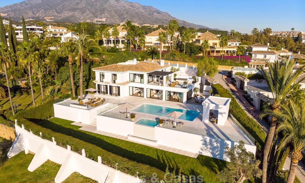 Prestigieuze gerenoveerde luxe villa te koop, eerstelijn golf, Nueva Andalucía, Marbella 9444