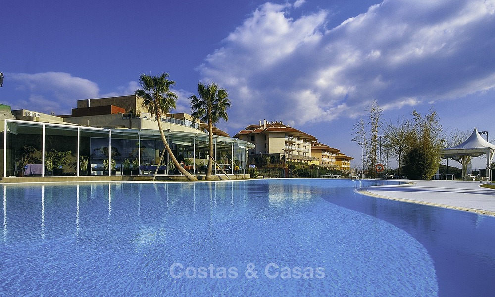 Stijlvolle moderne appartementen met zeezicht te koop in een innovatief lifestyle-complex met topklasse infrastructuur - Fuengirola, Costa del Sol 12359