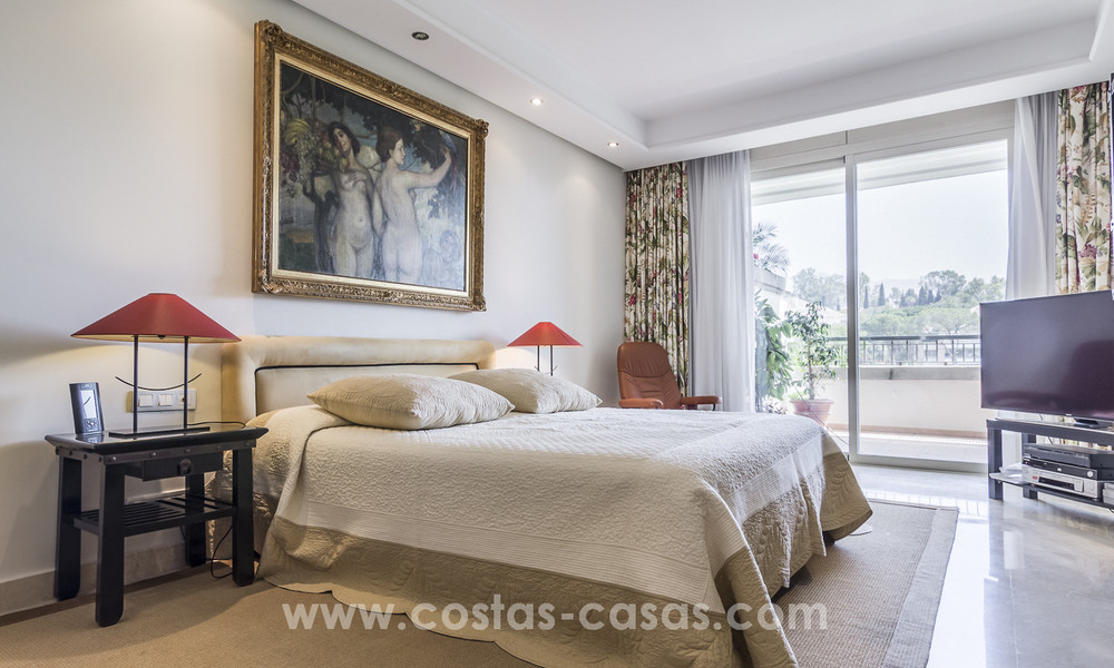 Tijdloze luxe appartementen te koop met zeezicht op de Golden Mile, tussen Puerto Banus en Marbella 22531