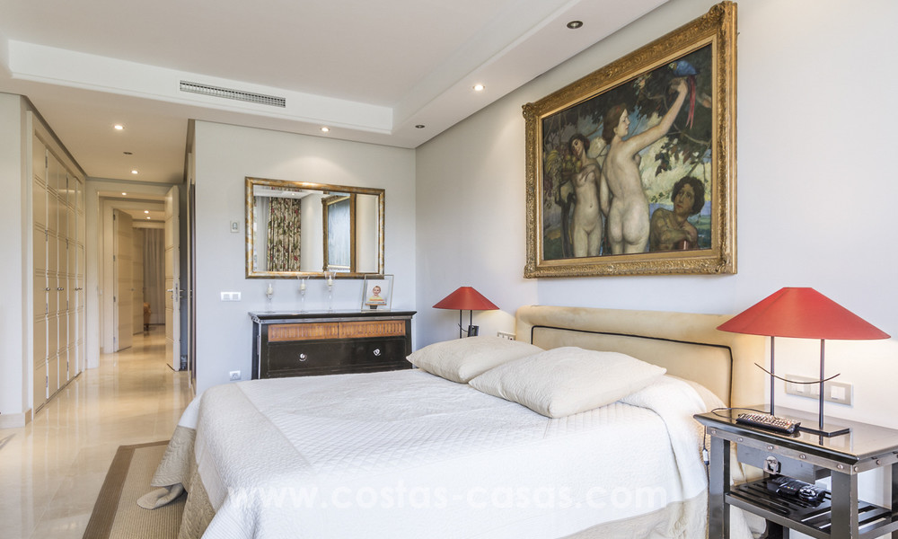 Tijdloze luxe appartementen te koop met zeezicht op de Golden Mile, tussen Puerto Banus en Marbella 22532