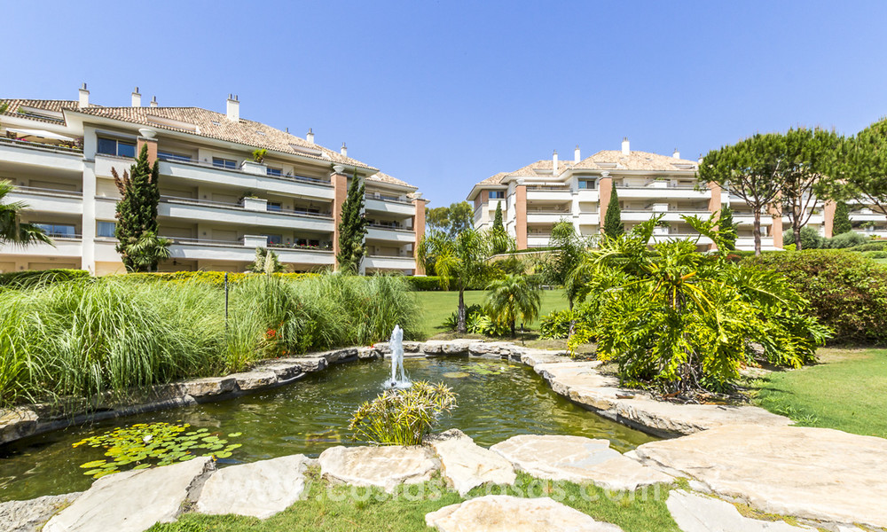 Tijdloze luxe appartementen te koop met zeezicht op de Golden Mile, tussen Puerto Banus en Marbella 22543