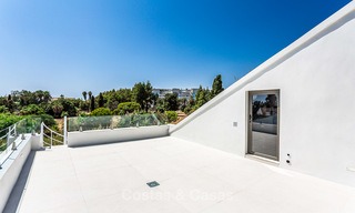 Zeer elegante moderne luxe villa te koop, strandzijde Puerto Banus, Marbella 9571 