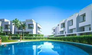 Prachtige nieuwe, moderne schakelvilla´s te koop, op loopafstand van het strand en voorzieningen in Fuengirola, Costa del Sol. Laatste units! 9493 