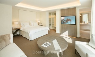 Sublieme gerenoveerde luxe villa te koop, eerstelijn golf Las Brisas - Nueva Andalucia, Marbella 9606 