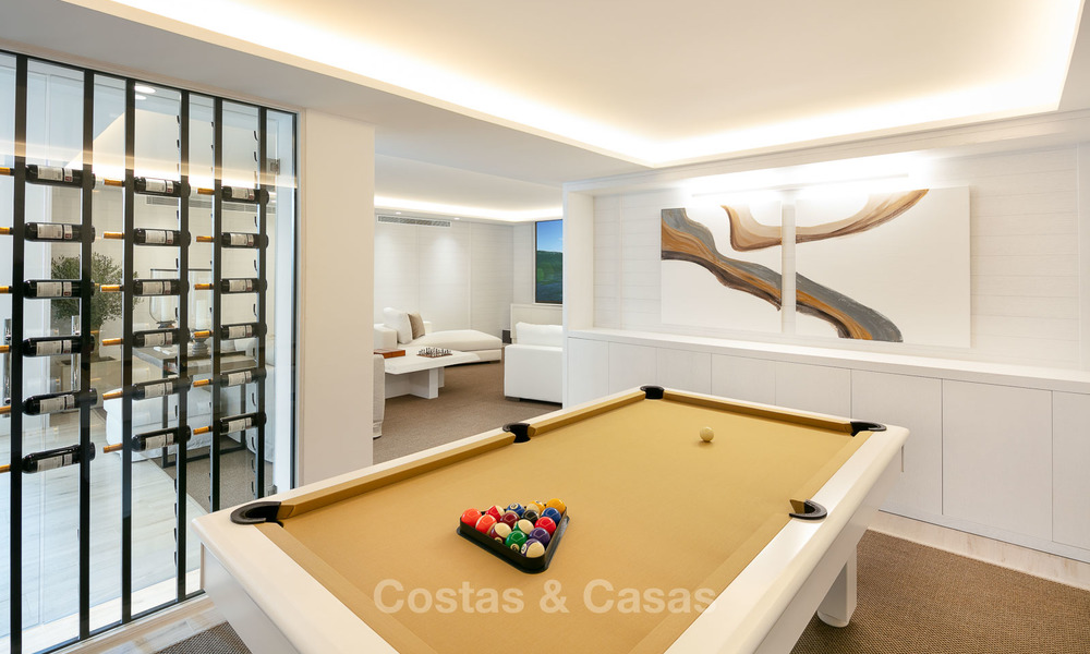 Sublieme gerenoveerde luxe villa te koop, eerstelijn golf Las Brisas - Nueva Andalucia, Marbella 9619