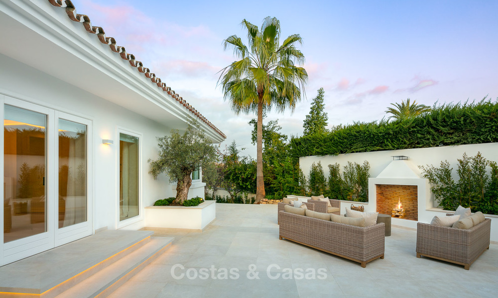 Sublieme gerenoveerde luxe villa te koop, eerstelijn golf Las Brisas - Nueva Andalucia, Marbella 9624