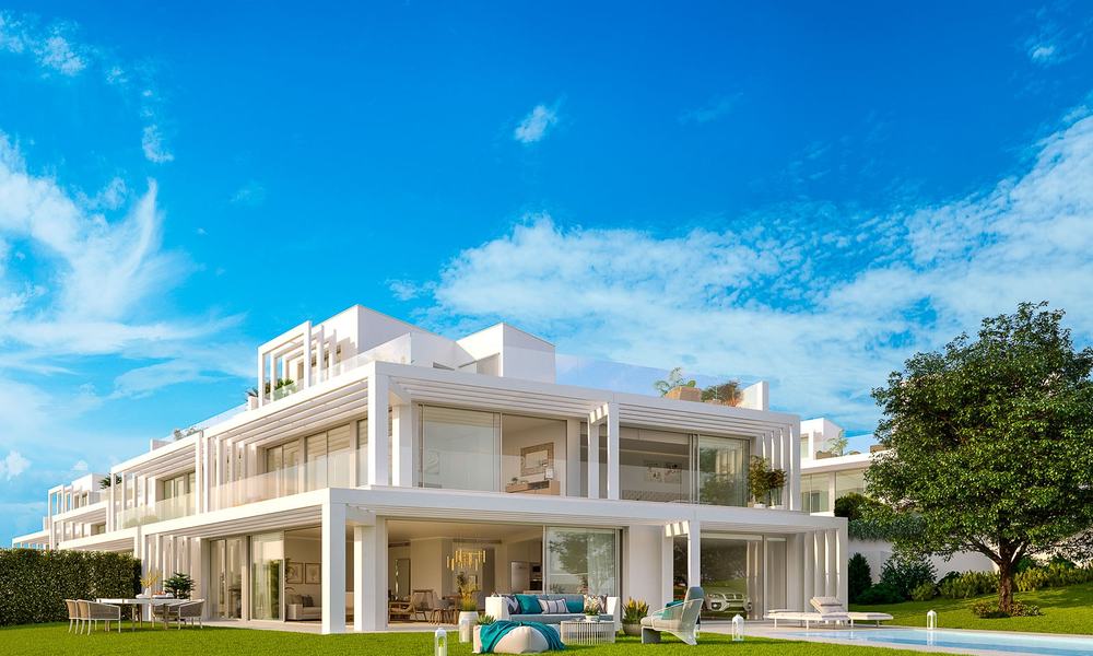 Nieuwe, moderne half vrijstaande villa's met prachtig zeezicht te koop, eerste lijn golf, Sotogrande, Costa del Sol 9931