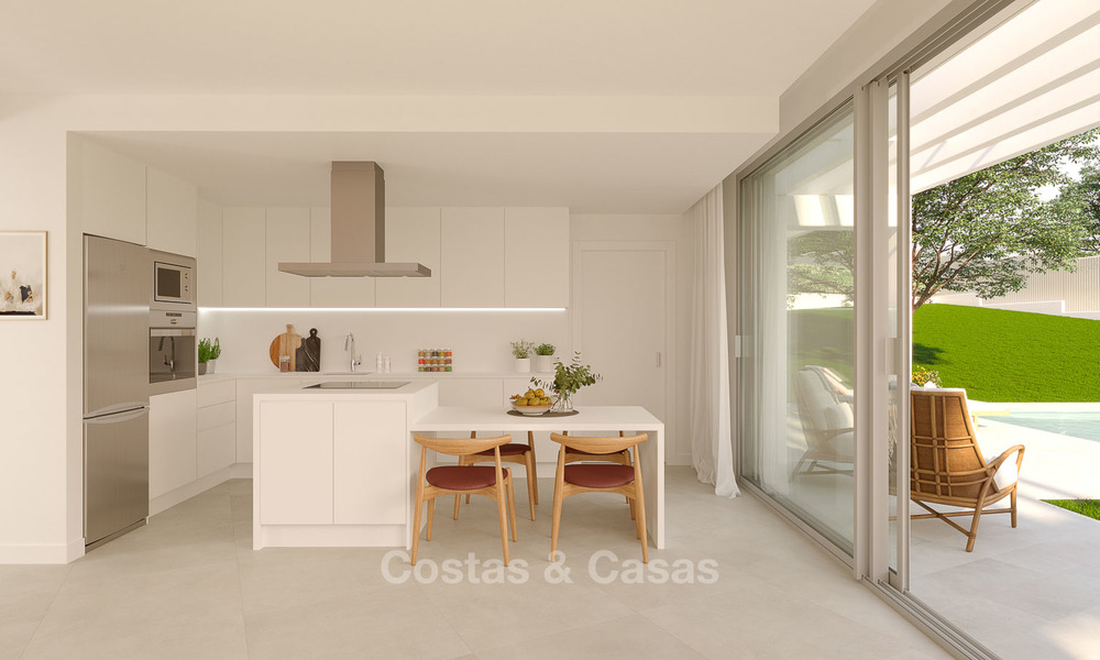 Nieuwe, moderne half vrijstaande villa's met prachtig zeezicht te koop, eerste lijn golf, Sotogrande, Costa del Sol 9937