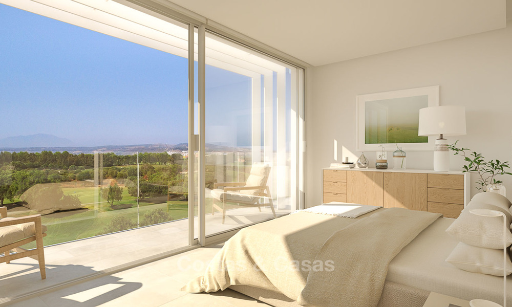 Nieuwe, moderne half vrijstaande villa's met prachtig zeezicht te koop, eerste lijn golf, Sotogrande, Costa del Sol 9941