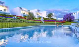 Nieuwe, moderne half vrijstaande villa's met prachtig zeezicht te koop, eerste lijn golf, Sotogrande, Costa del Sol 9947 
