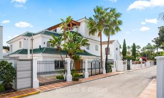 Magnifieke, luxueuze tweedelijns strandvilla met heerlijk zeezicht te koop in Puente Romano, Golden Mile, Marbella 10042 
