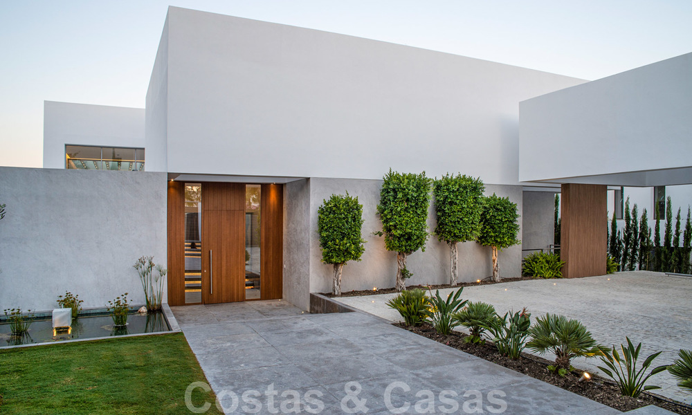 Gloednieuwe hedendaagse luxe villa met panoramisch zeezicht te koop, in een exclusief golfresort, Benahavis - Marbella 26509