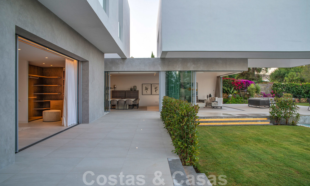 Gloednieuwe hedendaagse luxe villa met panoramisch zeezicht te koop, in een exclusief golfresort, Benahavis - Marbella 26547