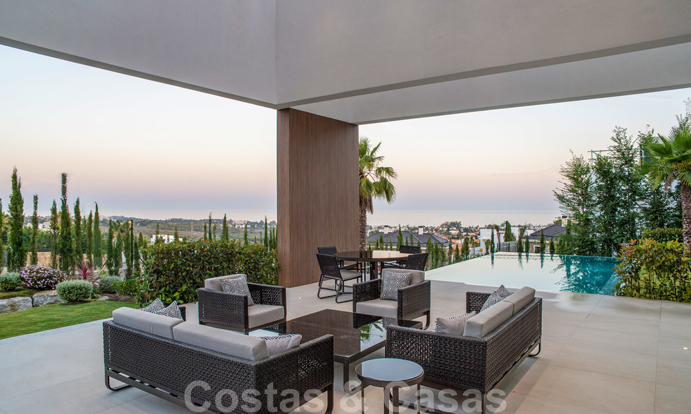 Gloednieuwe hedendaagse luxe villa met panoramisch zeezicht te koop, in een exclusief golfresort, Benahavis - Marbella 26550