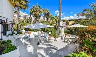 Charmant, zeer ruim duplex appartement te koop, eerstelijnstrand en jachthaven van Cabopino, Oost Marbella 10261 