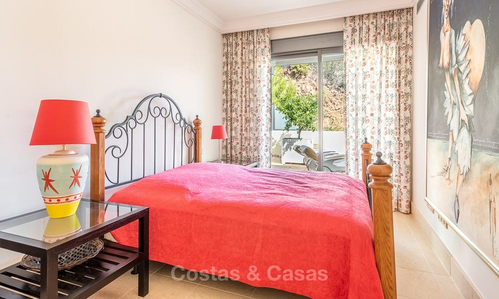 Indrukwekkend en luxueus modern penthouse appartement met panoramisch zeezicht te koop, Marbella East 10279