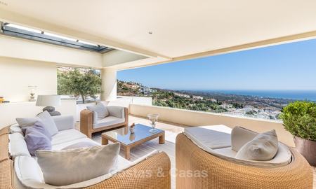 Indrukwekkend en luxueus modern penthouse appartement met panoramisch zeezicht te koop, Marbella East 10292