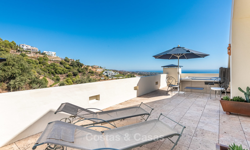 Indrukwekkend en luxueus modern penthouse appartement met panoramisch zeezicht te koop, Marbella East 10297