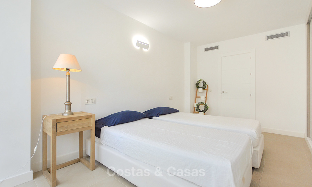 Recentelijk gerenoveerd, modern appartement te koop, met zeezicht en op loopafstand van het strand en voorzieningen, Nueva Andalucía, Marbella 10320