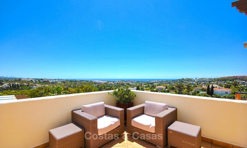 Spectaculair penthouse appartement met panoramisch zicht over de bergen, vallei en zee te koop, Nueva Andalucía, Marbella 10366