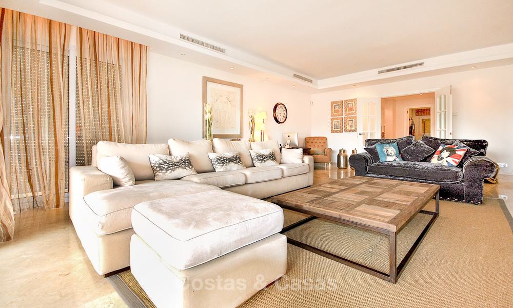 Uniek luxe 6 slaapkamer appartement in een exclusief complex te koop, op de prestigieuze Golden Mile, Marbella 10384
