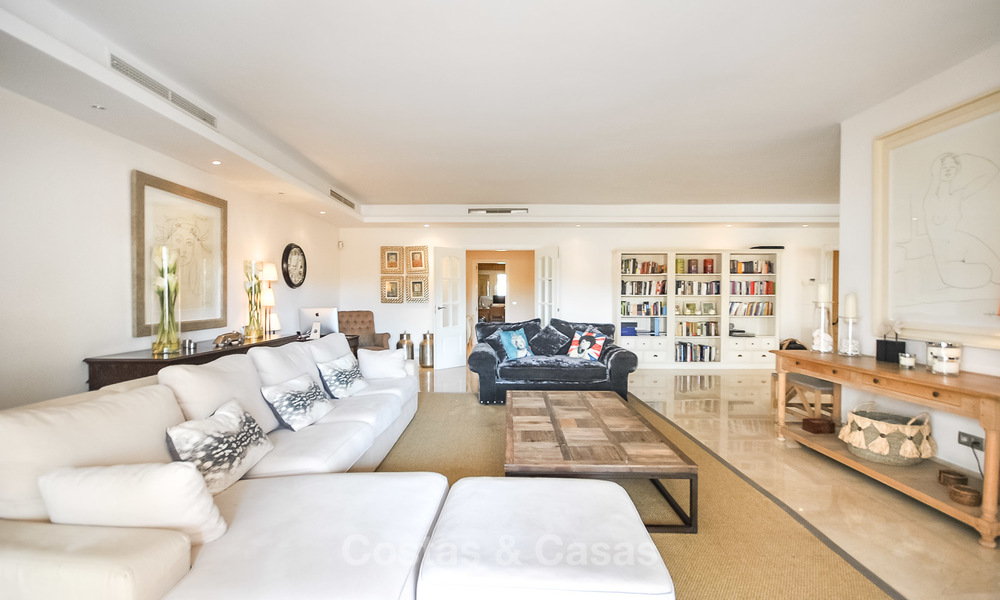 Uniek luxe 6 slaapkamer appartement in een exclusief complex te koop, op de prestigieuze Golden Mile, Marbella 10385