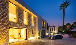 Imposante moderne eigentijdse luxe villa te koop in de Golf Vallei van Nueva Andalucia, Marbella 10453 